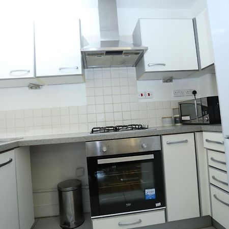 Lovely View 2 Beds 2 Bath Apartment, Лондон Экстерьер фото