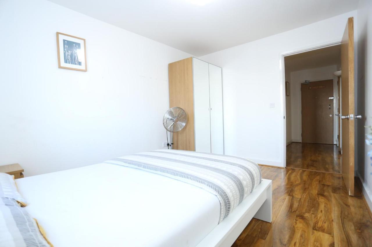 Lovely View 2 Beds 2 Bath Apartment, Лондон Экстерьер фото