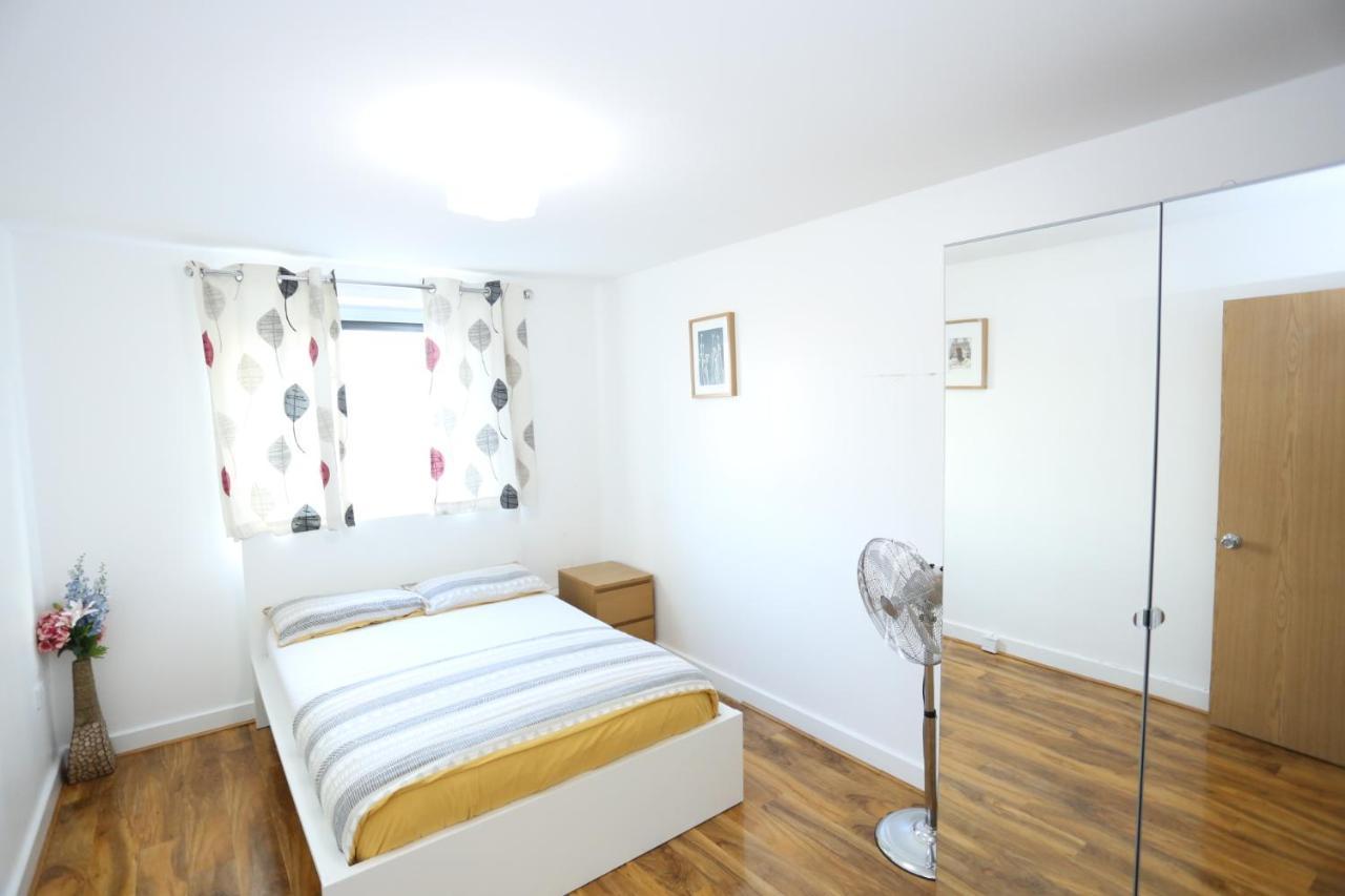 Lovely View 2 Beds 2 Bath Apartment, Лондон Экстерьер фото